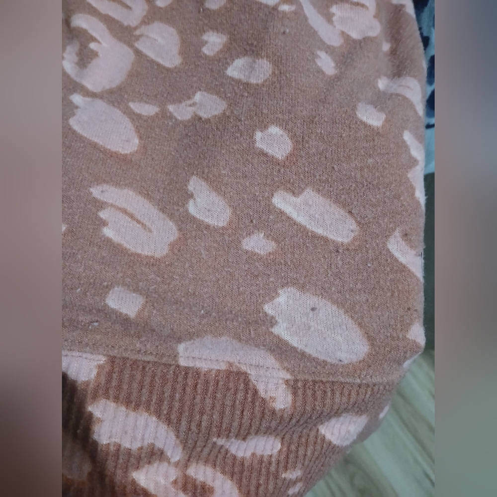 Leopard Print Sweaters in Pink and Blue #0007 - Picture 8 of 9